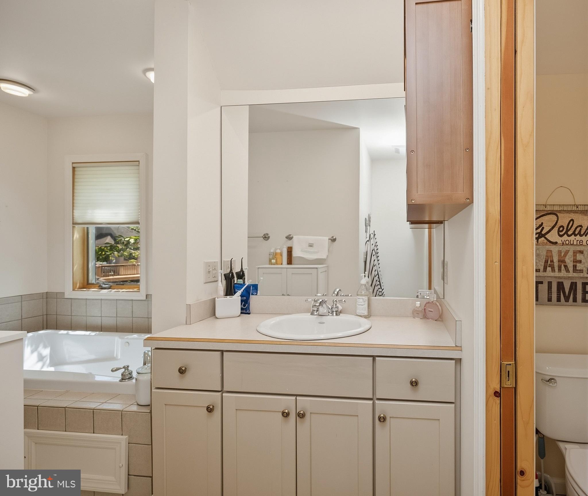 TRADERS LANDING - Residential
