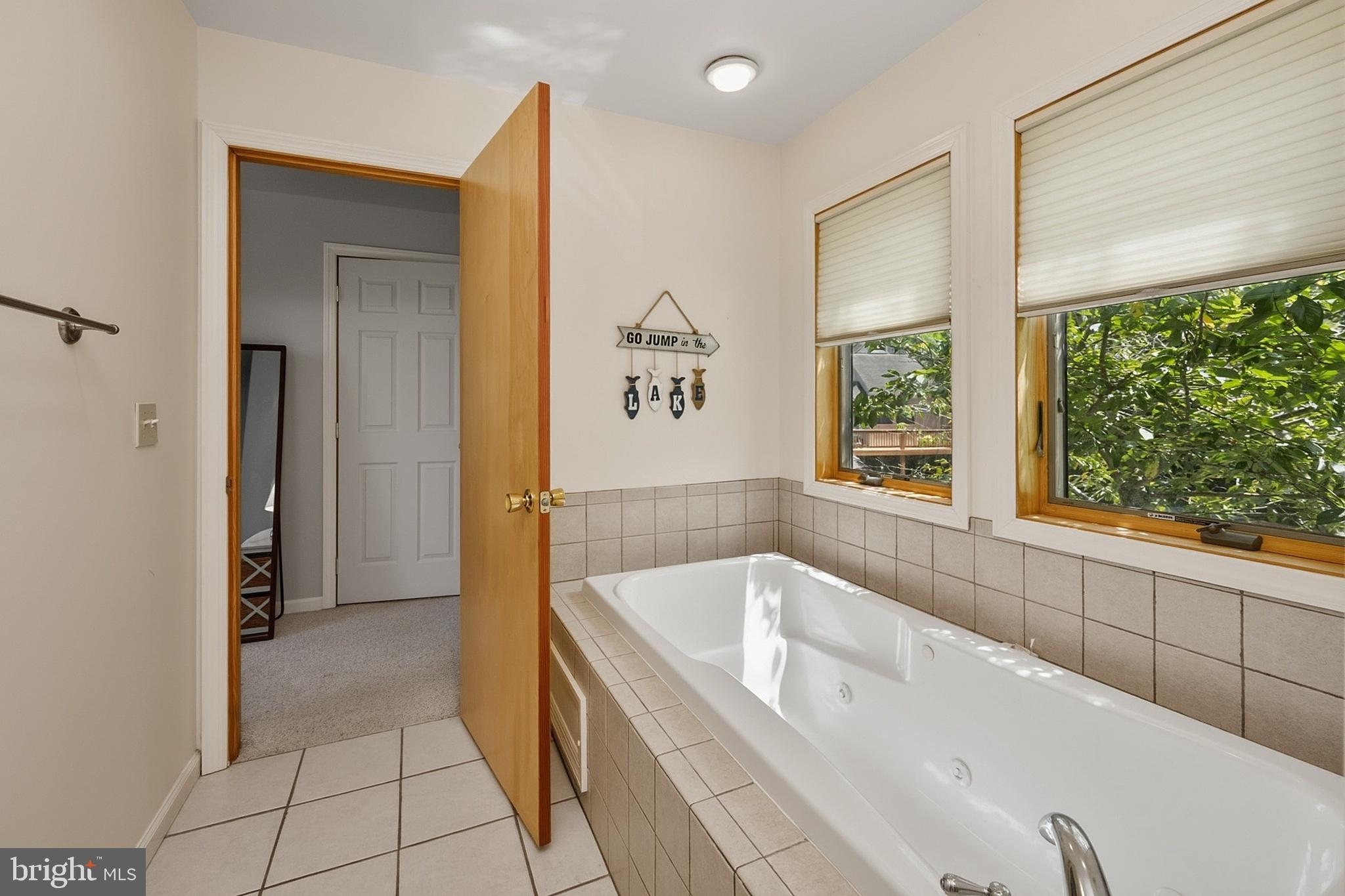 TRADERS LANDING - Residential