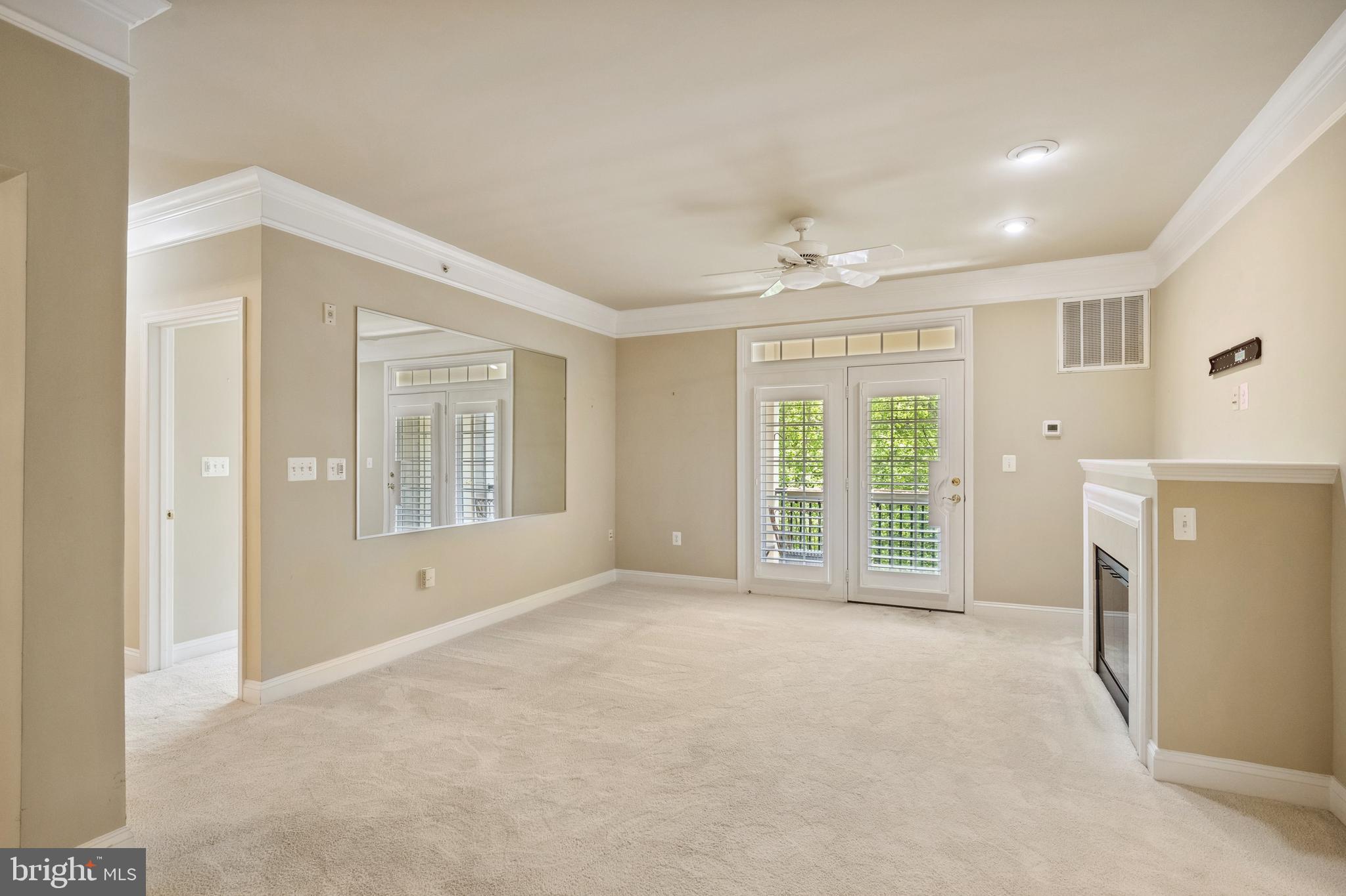 SAINTSBURY PLAZA - Residential