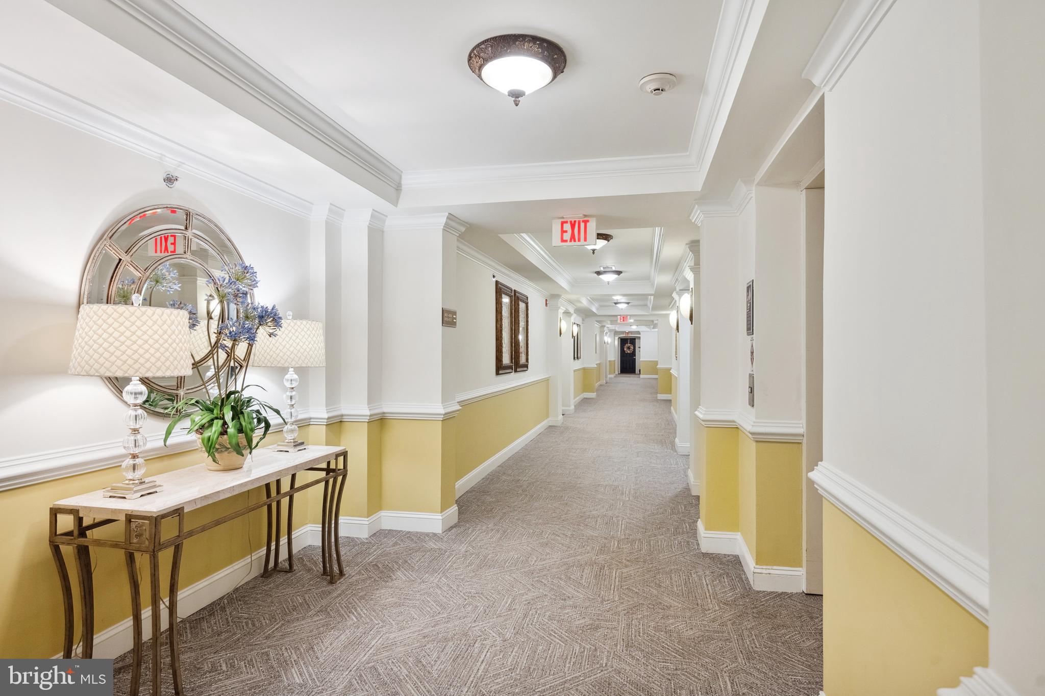 SAINTSBURY PLAZA - Residential