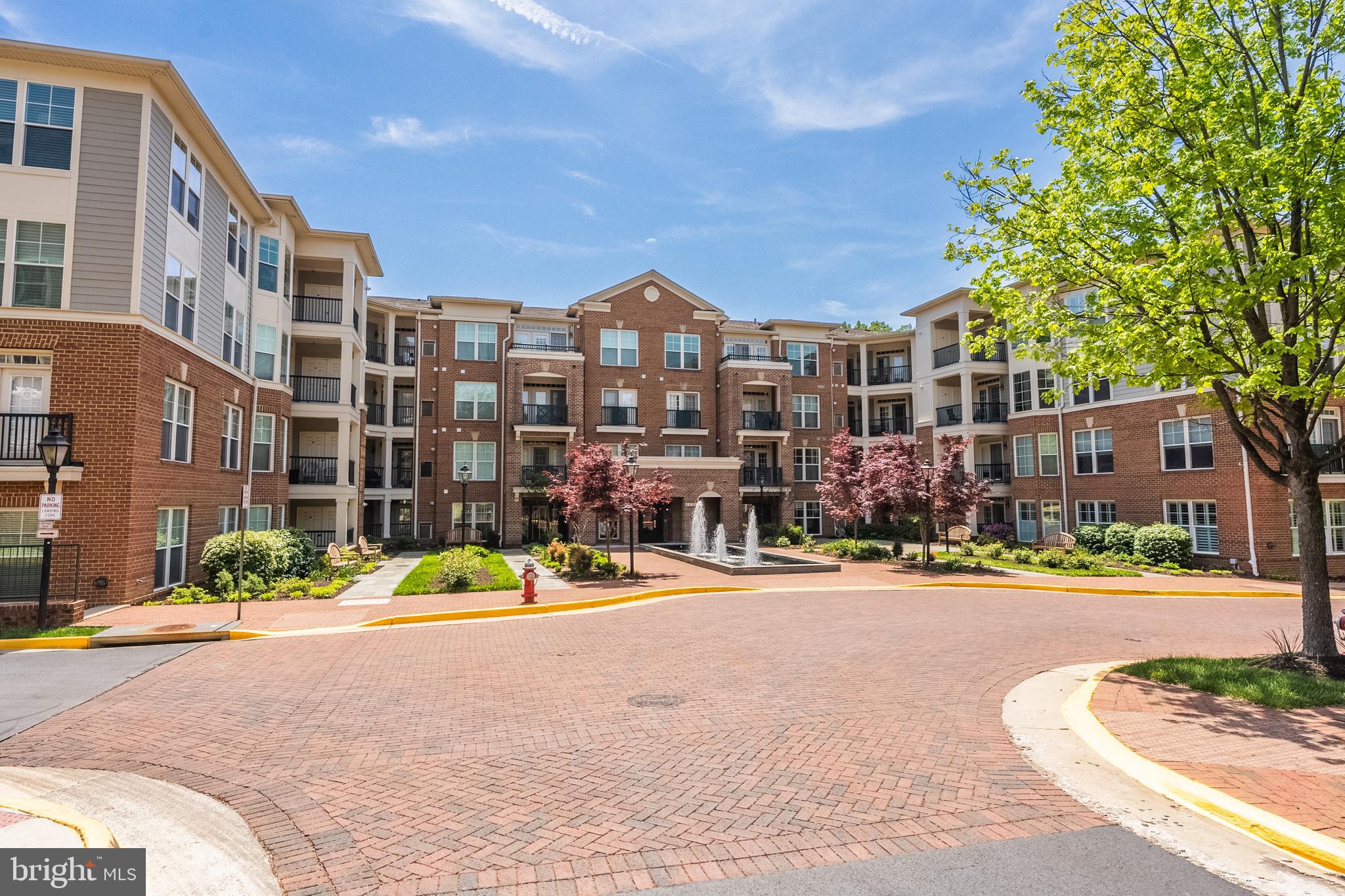 SAINTSBURY PLAZA - Residential