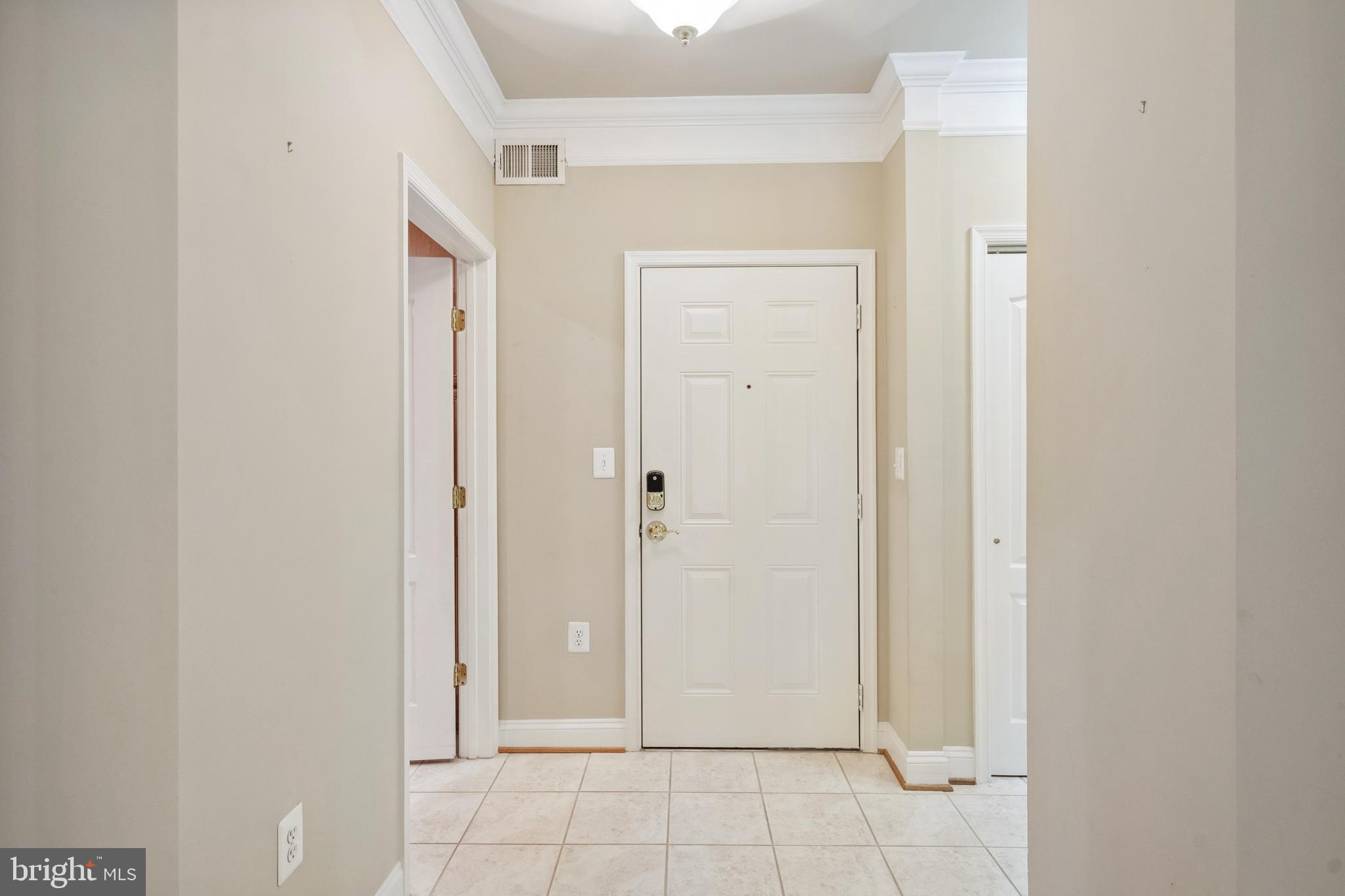 SAINTSBURY PLAZA - Residential