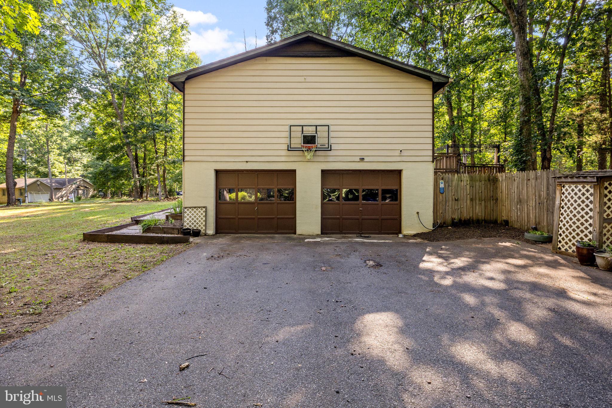 LAKE WILDERNESS - Residential