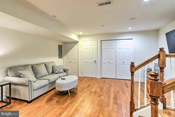 POPLAR - Residential