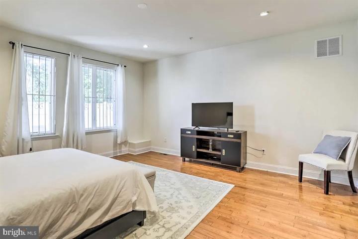 POPLAR - Residential