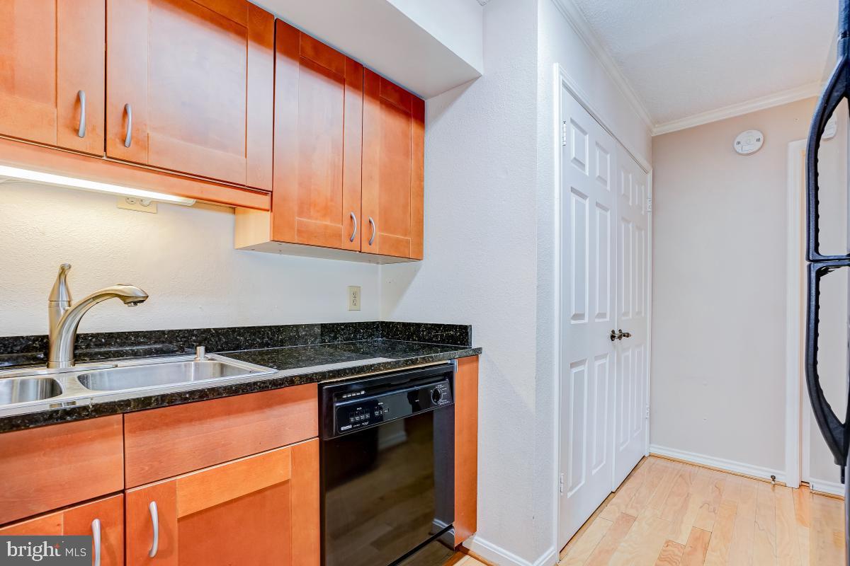 FOUNTAINS AT MCLEAN - Residential Lease