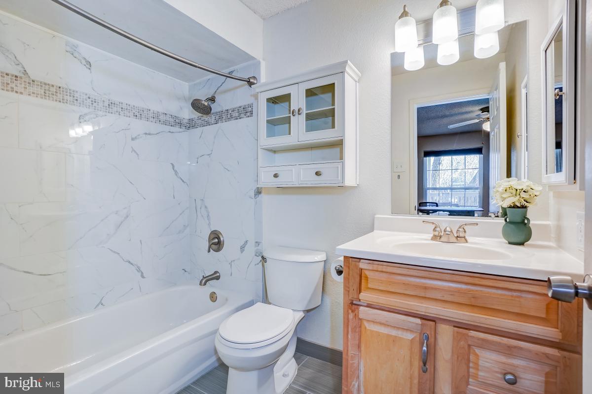 FOUNTAINS AT MCLEAN - Residential Lease