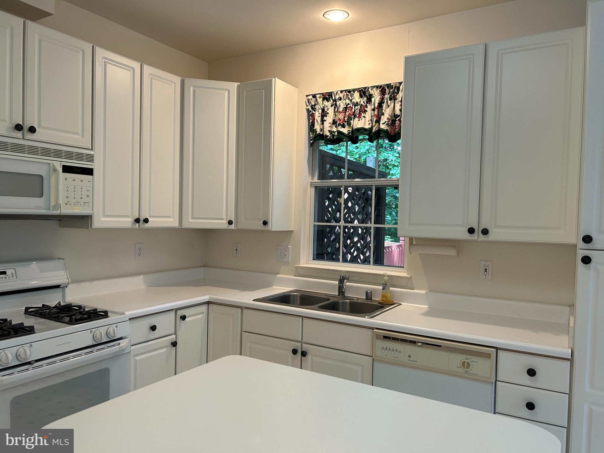 TRAILS AT WOODLOT - Residential