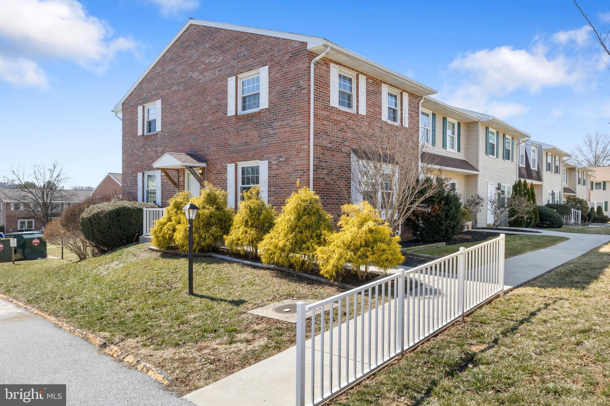 FOX RUN CONDOS - Residential