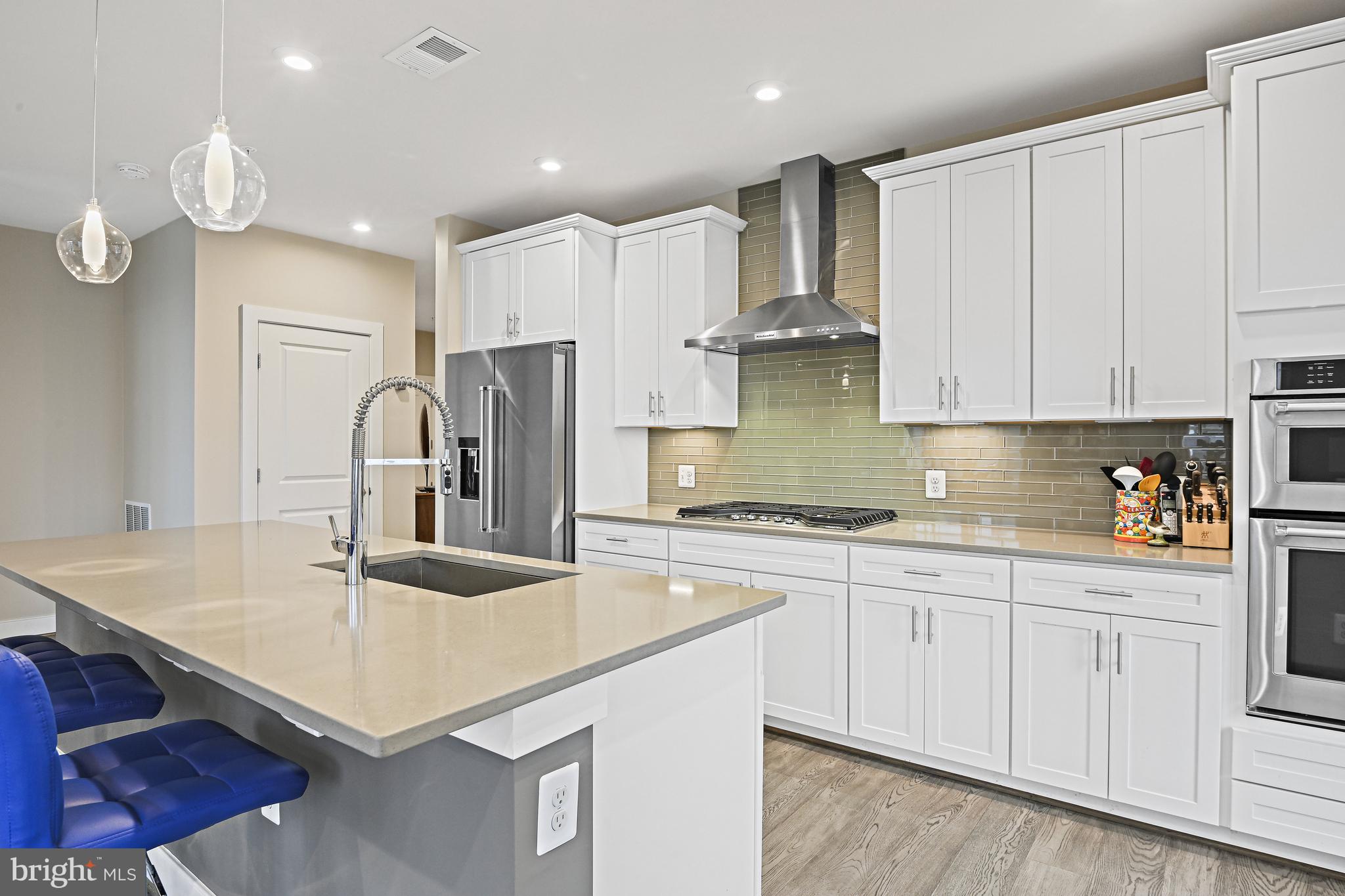 METROPARK AT ARROWBROOK - Residential