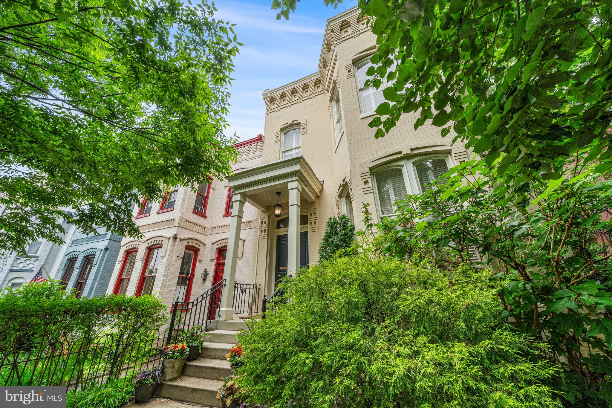 CAPITOL HILL - Residential