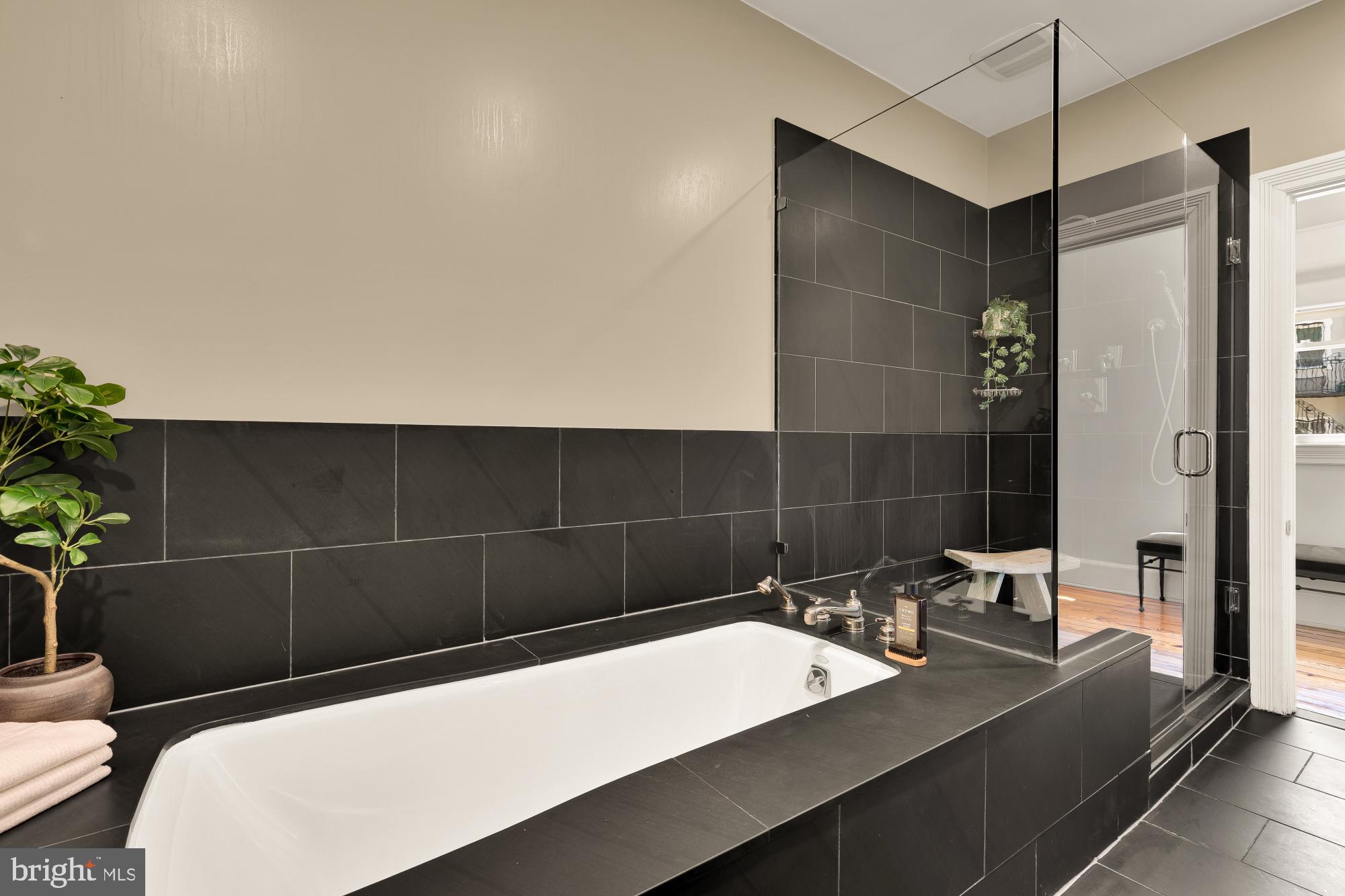 CAPITOL HILL - Residential