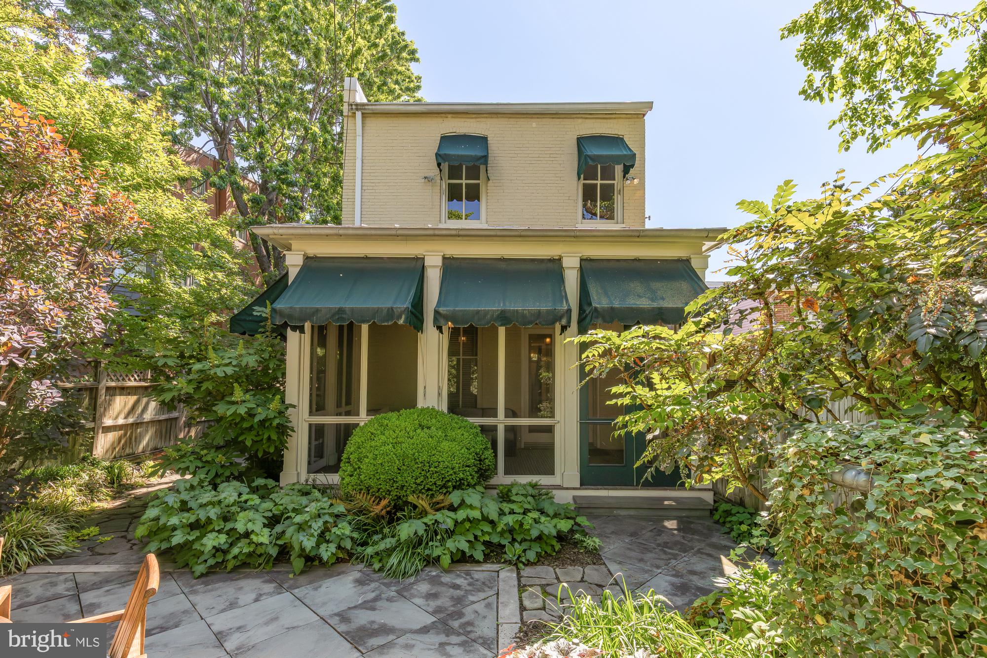 CAPITOL HILL - Residential