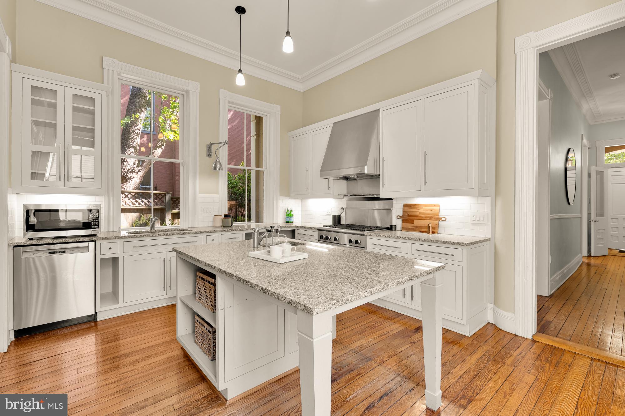 CAPITOL HILL - Residential