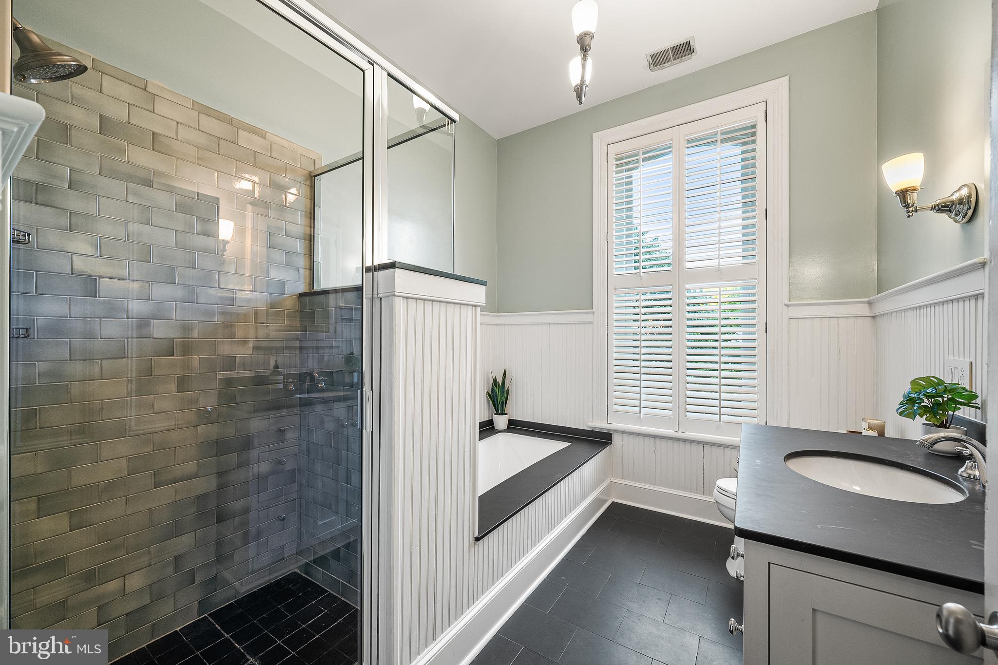 CAPITOL HILL - Residential