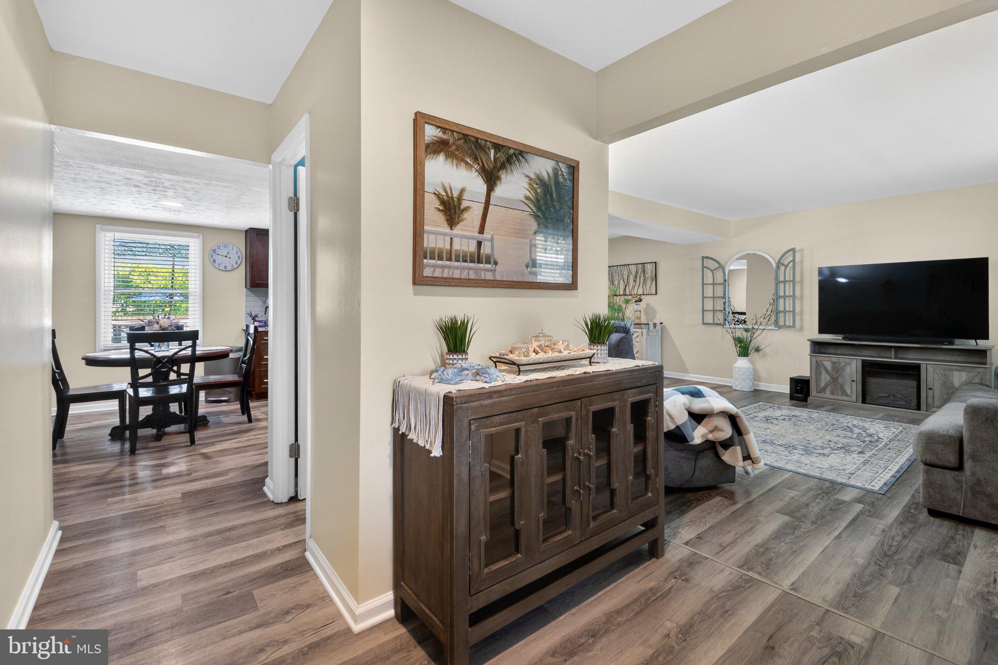 FOUR SEASONS ESTATES - Residential