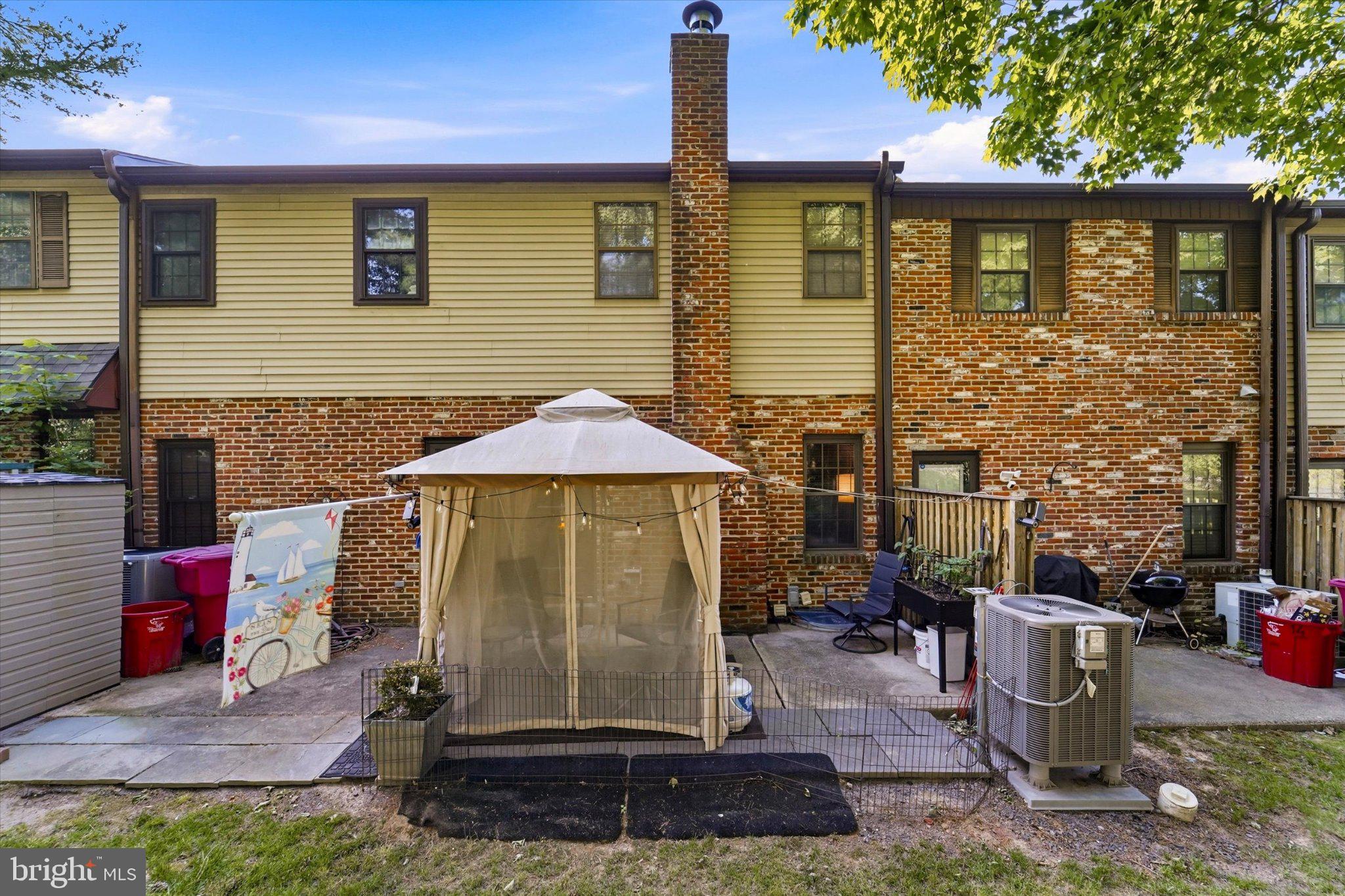 WINDSOR PASS - Residential