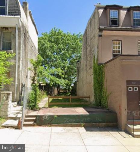 PHILADELPHIA (NORTH) - Land