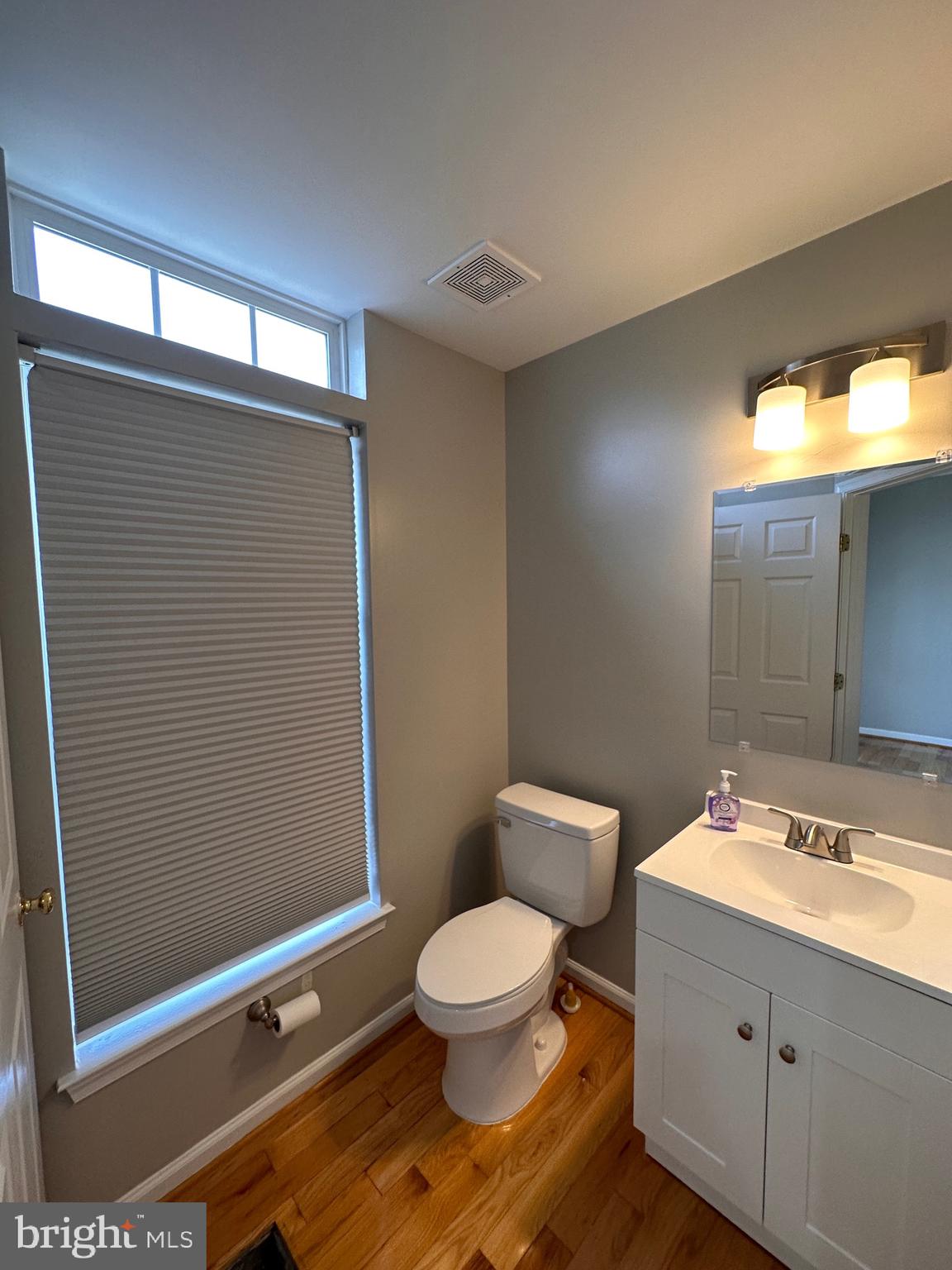 GLEN OAKS CONDOMINIUM - Residential Lease