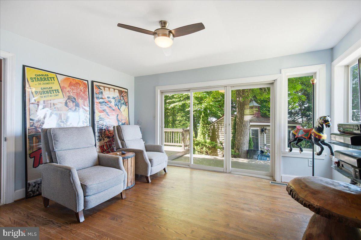 WESTERN SHORES - Residential