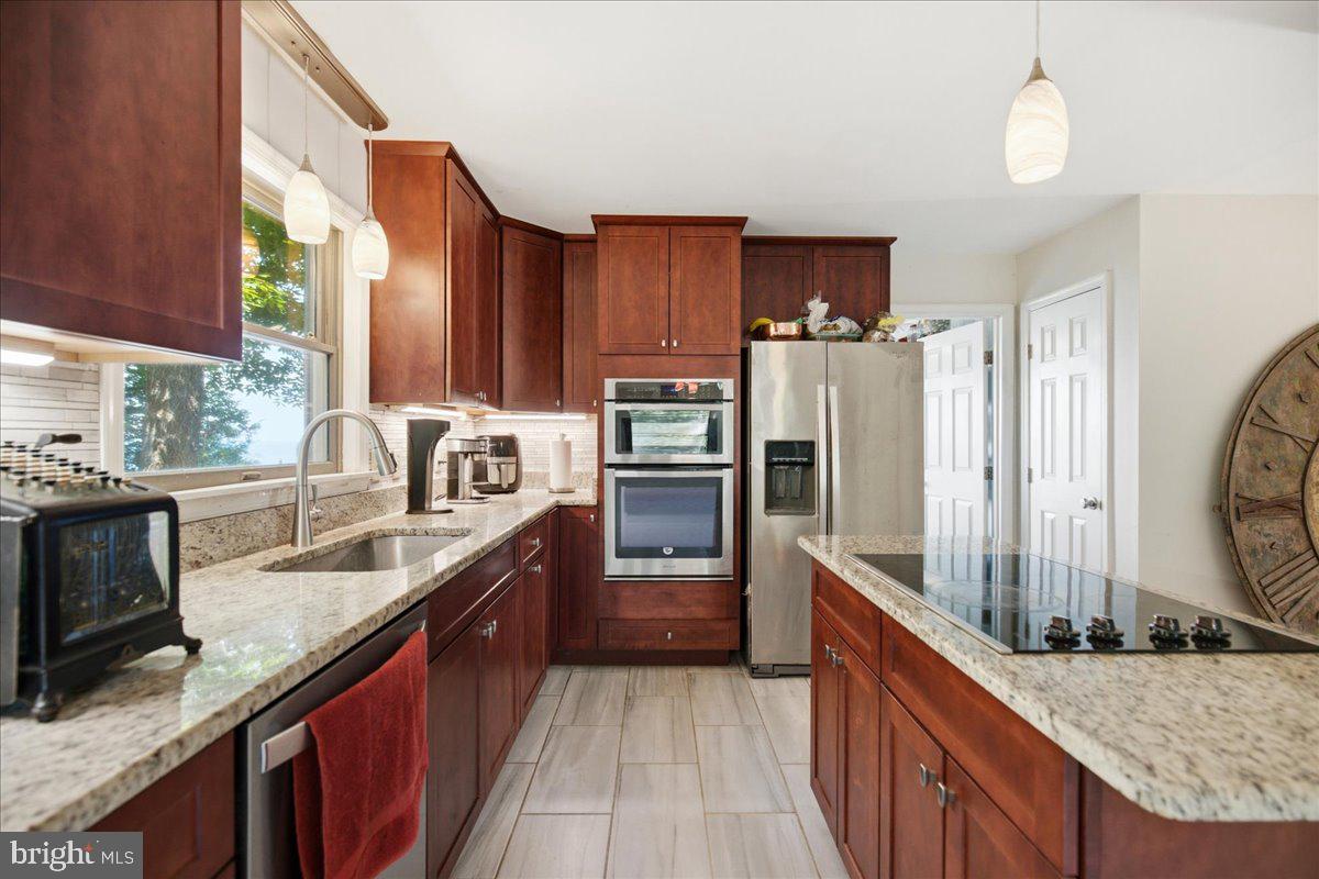 WESTERN SHORES - Residential