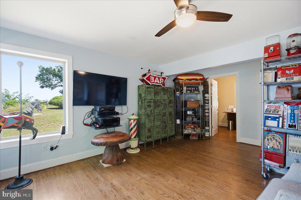WESTERN SHORES - Residential