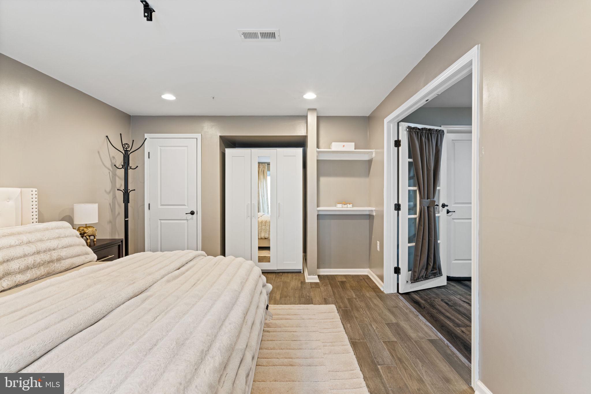 POTOMAC SHORES - Residential
