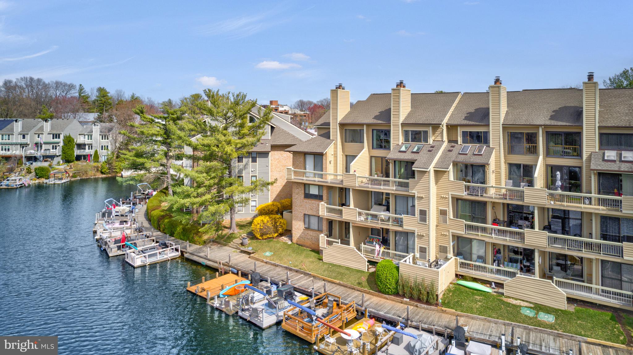 HARBOR POINT - Residential