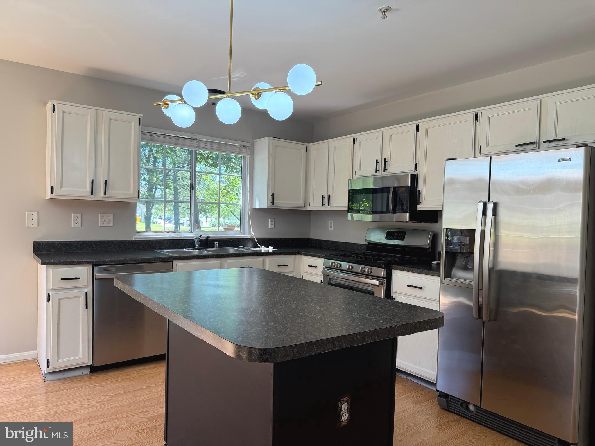SEVEN OAKS - Residential