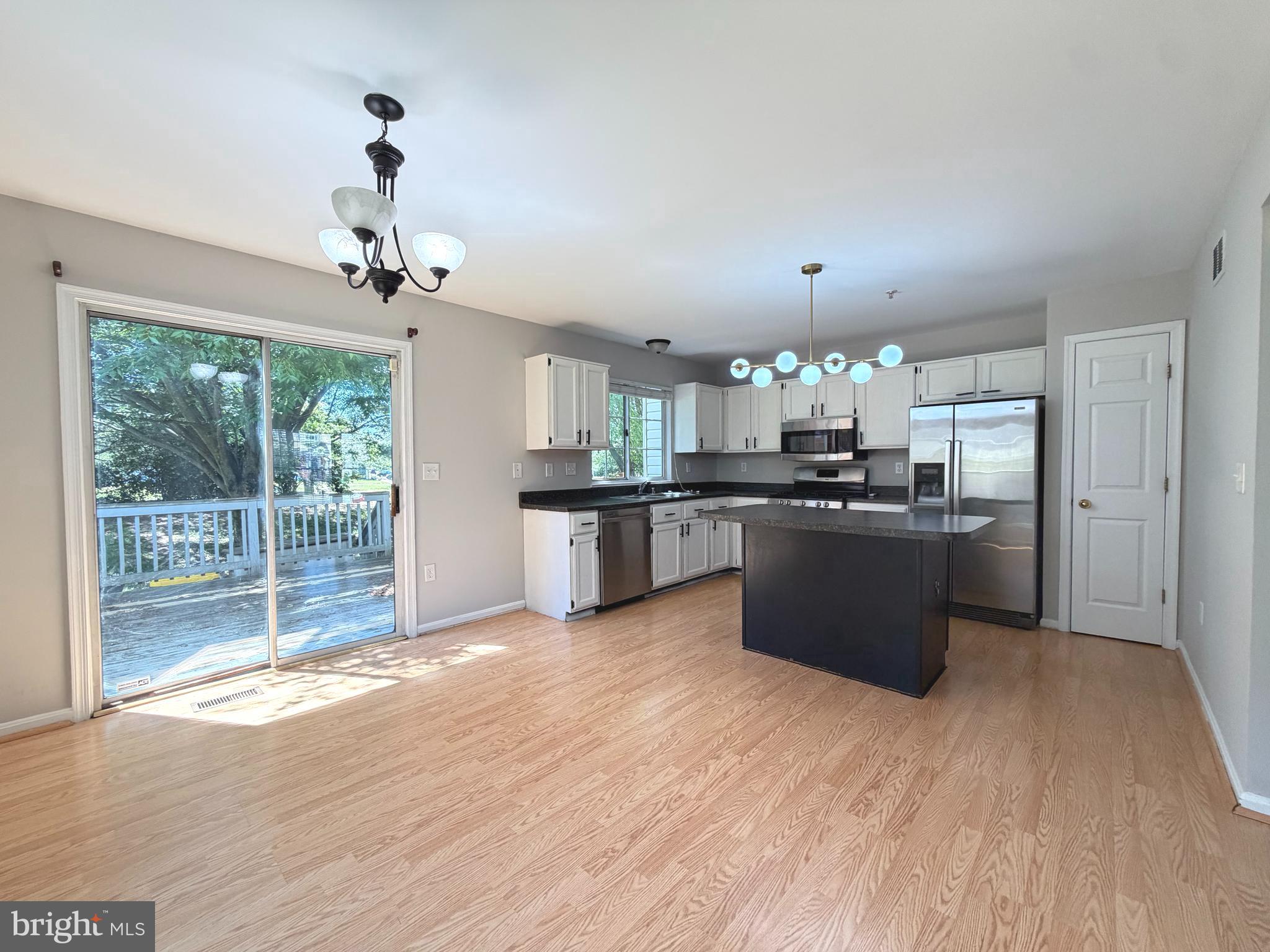 SEVEN OAKS - Residential
