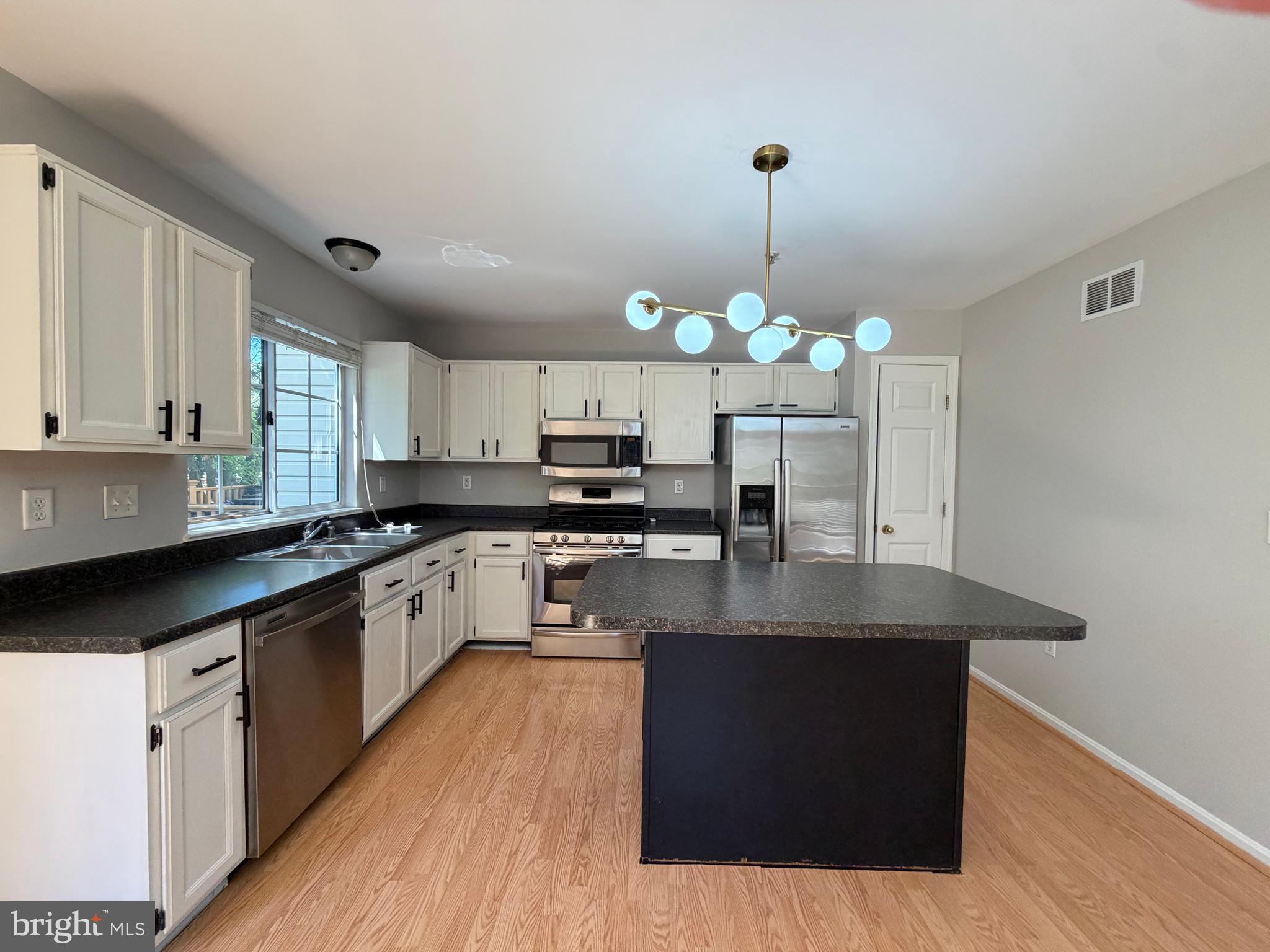 SEVEN OAKS - Residential