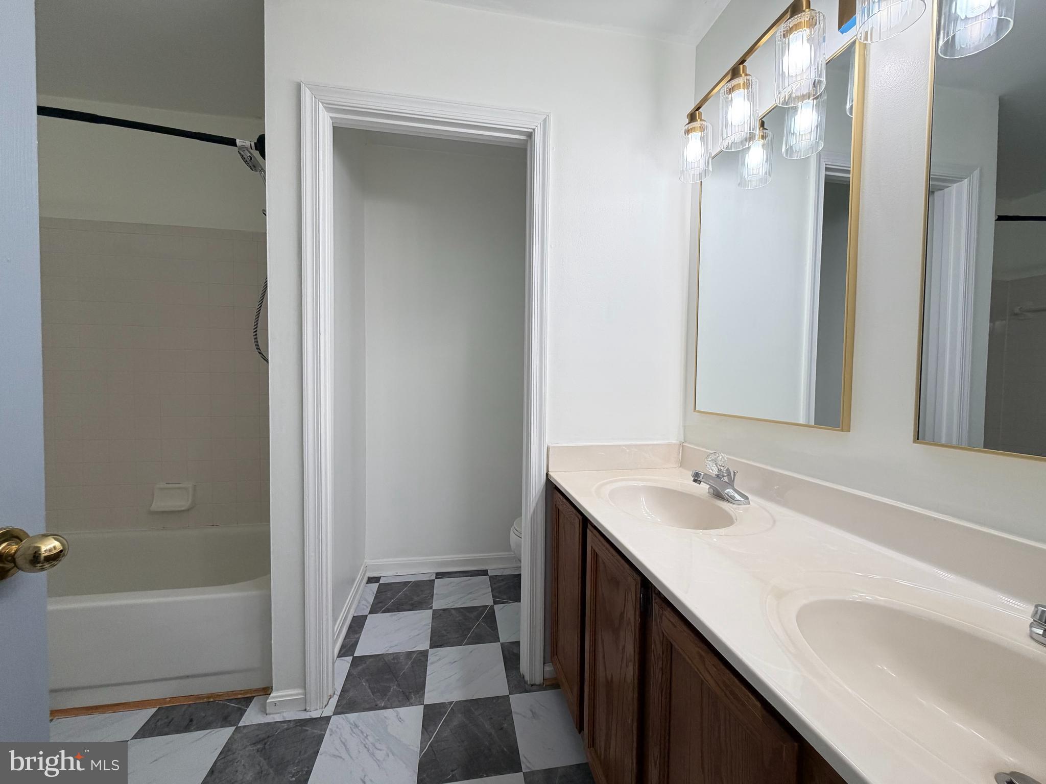 SEVEN OAKS - Residential