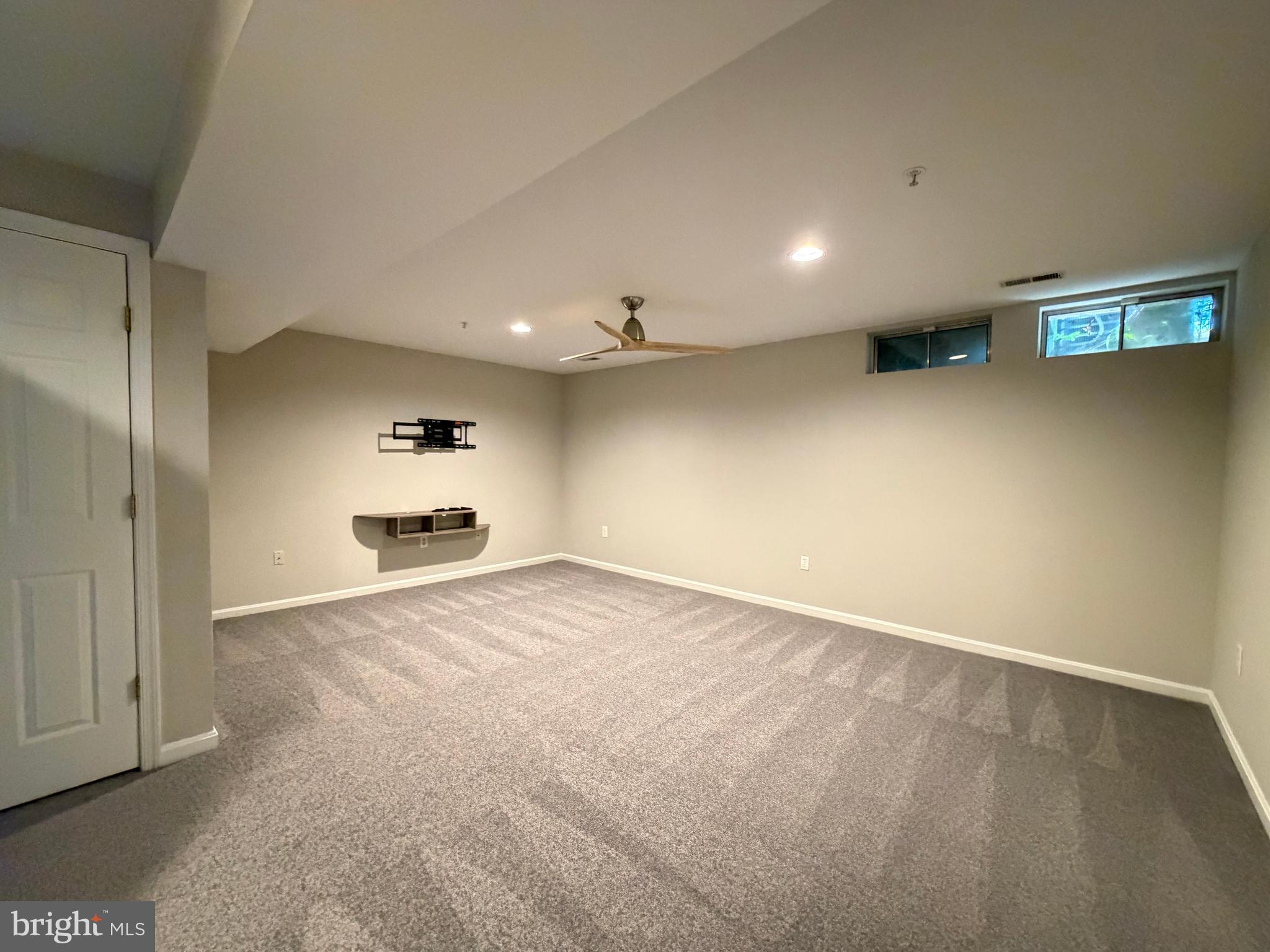 SEVEN OAKS - Residential