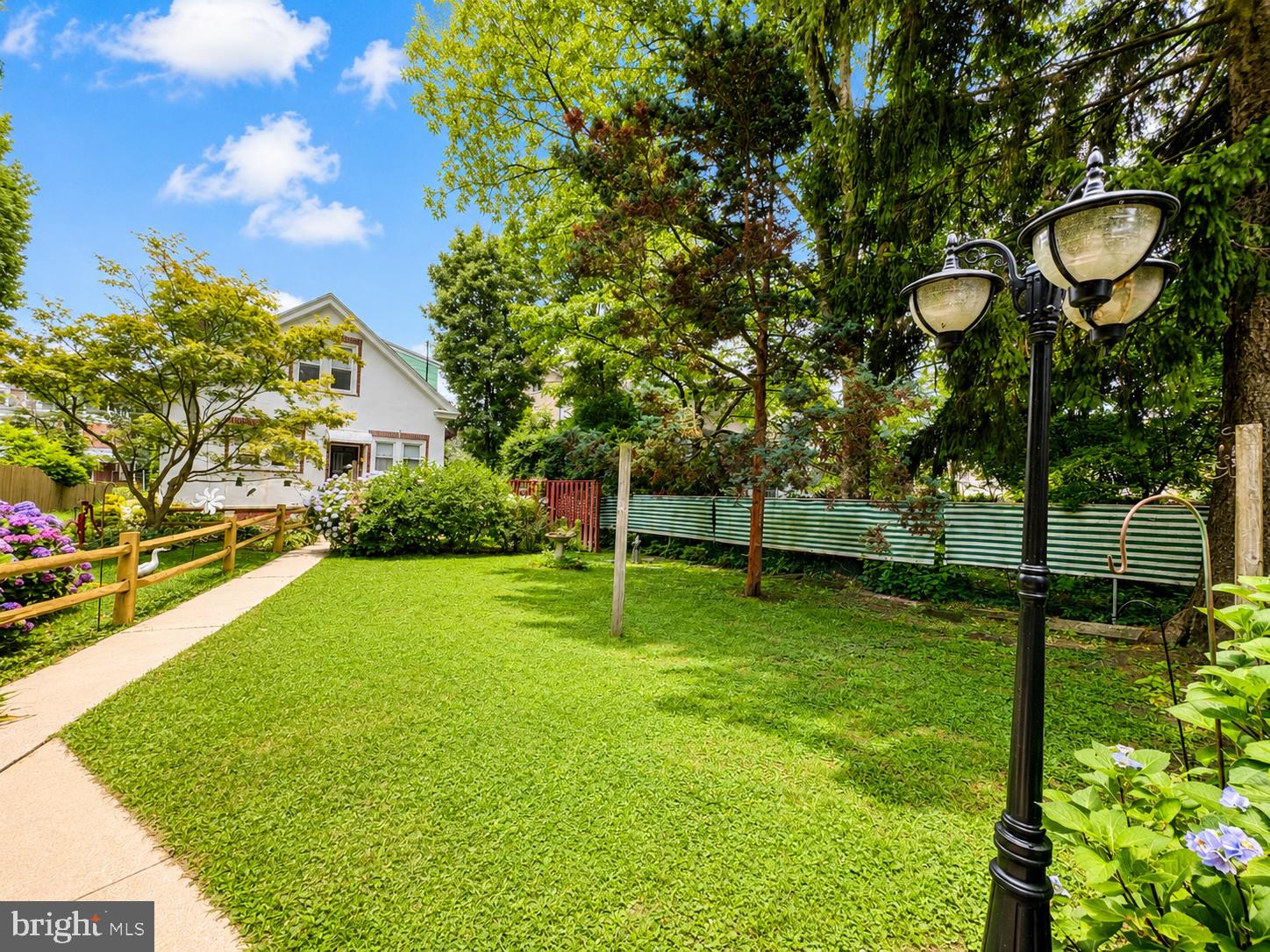 ROXBOROUGH - Residential