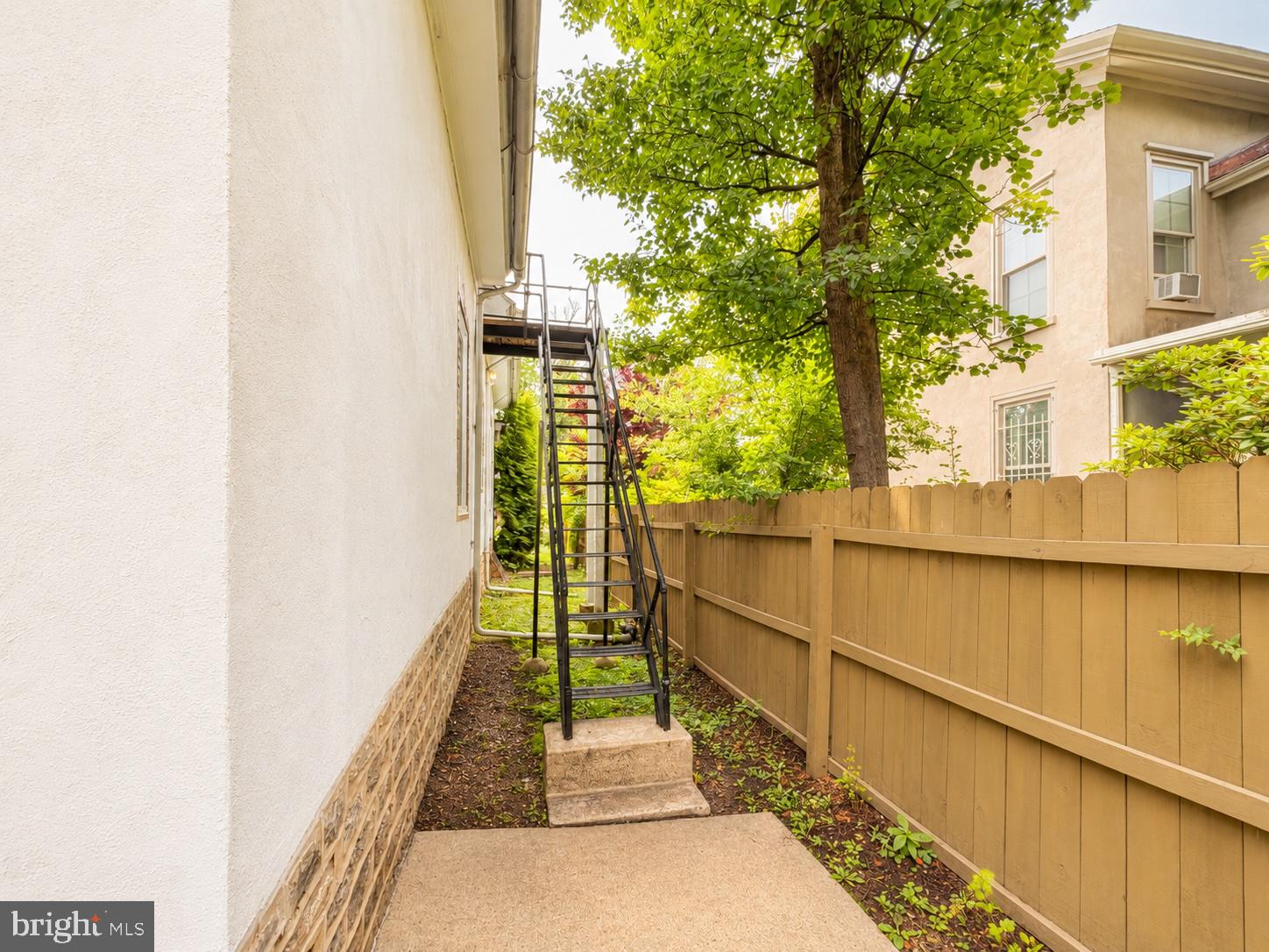 ROXBOROUGH - Residential