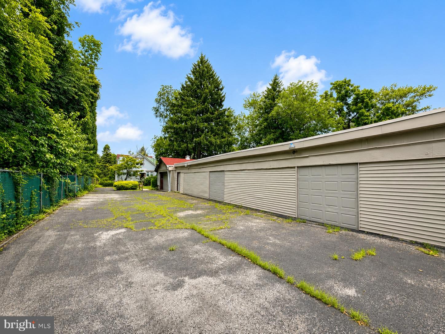 ROXBOROUGH - Residential