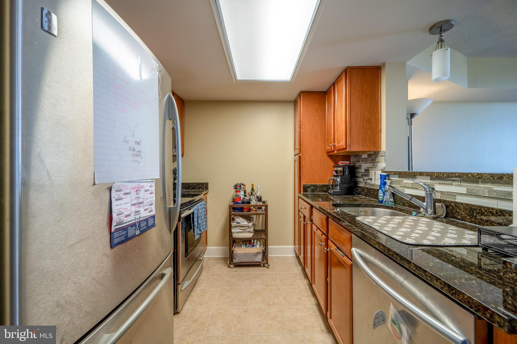 CARLTON HOUSE - Residential Lease
