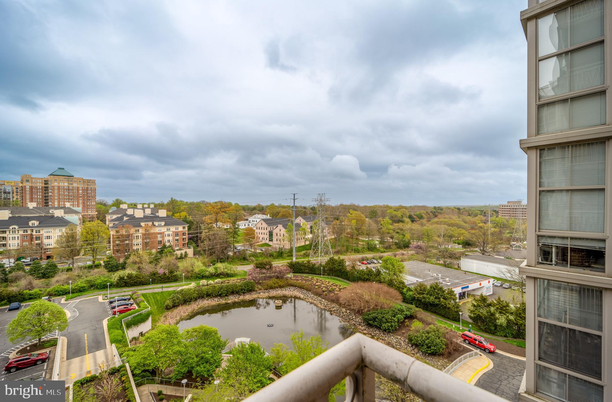 CARLTON HOUSE - Residential Lease
