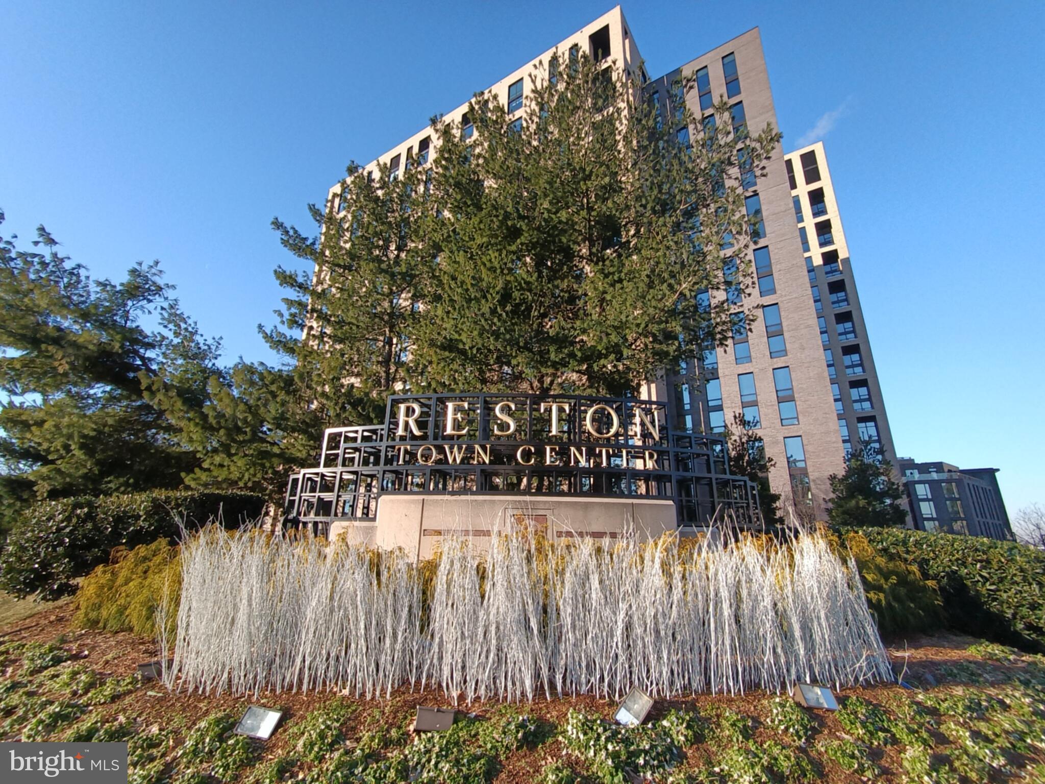 CARLTON HOUSE - Residential Lease