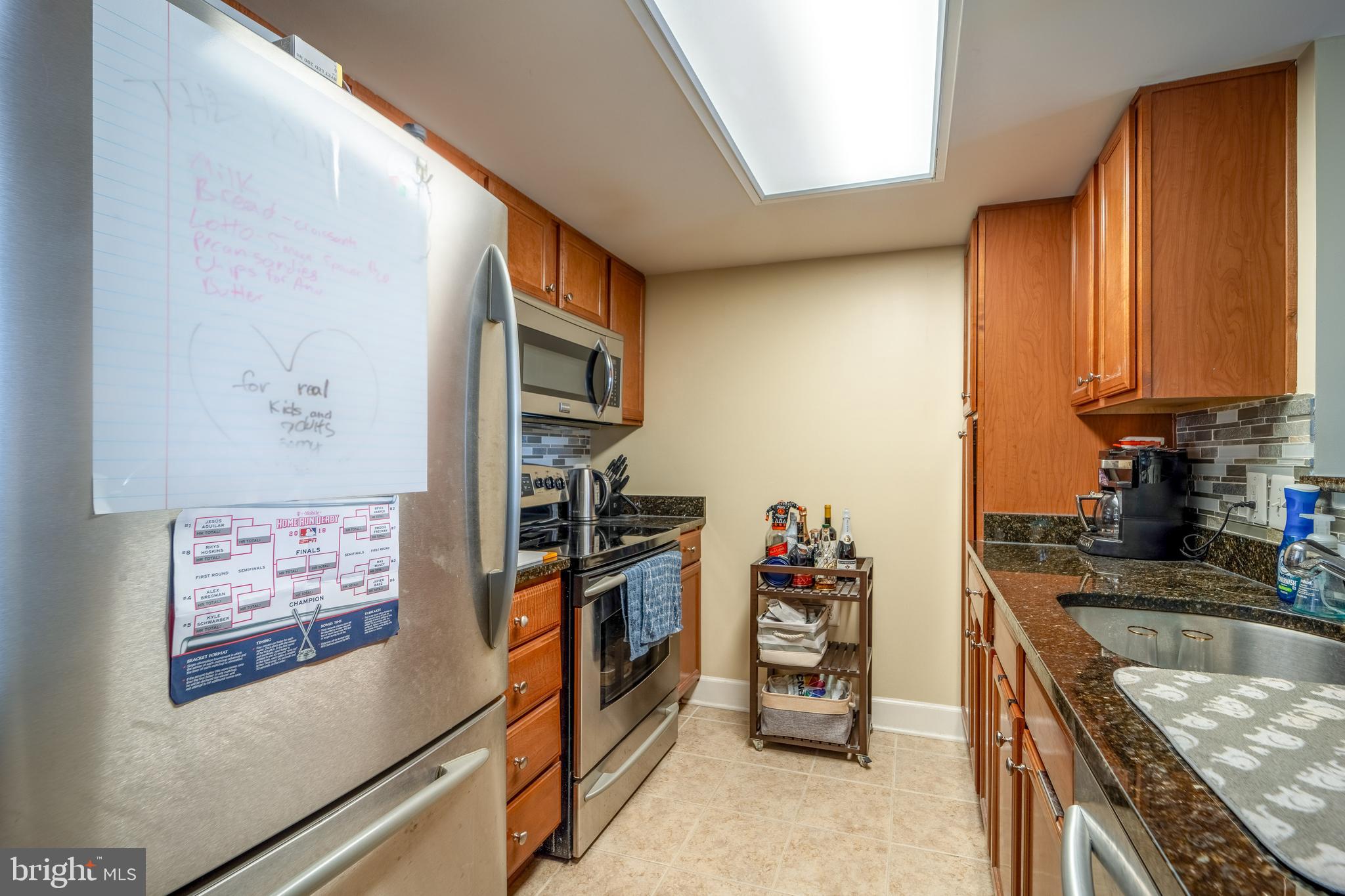 CARLTON HOUSE - Residential Lease