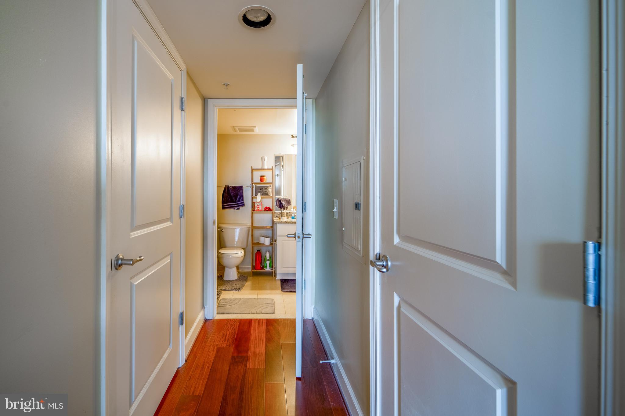 CARLTON HOUSE - Residential Lease