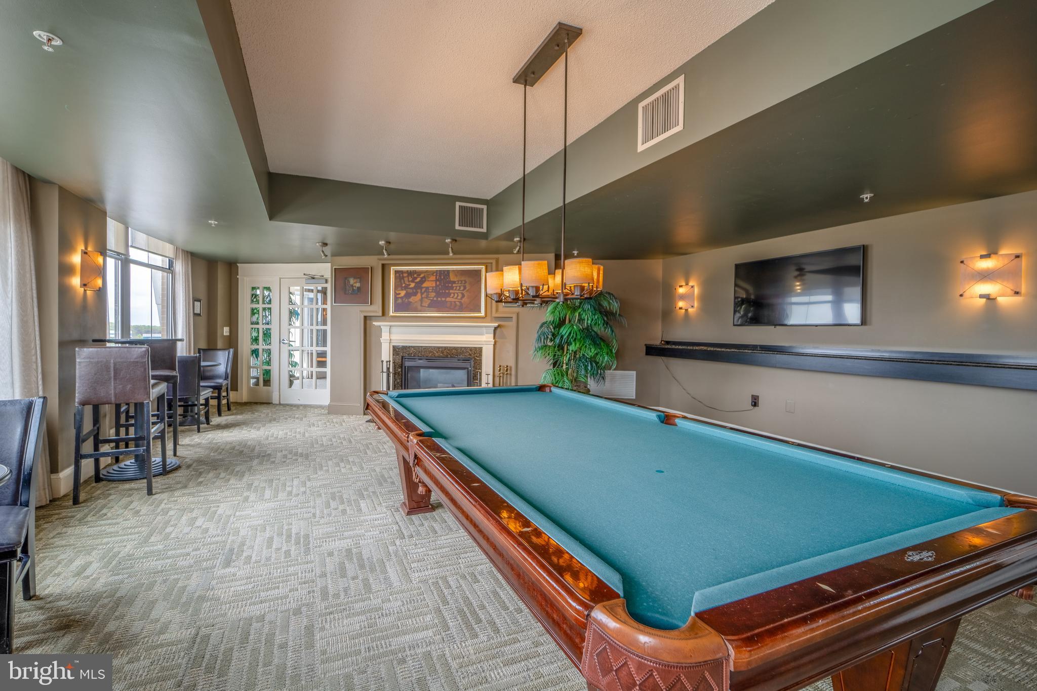 CARLTON HOUSE - Residential Lease