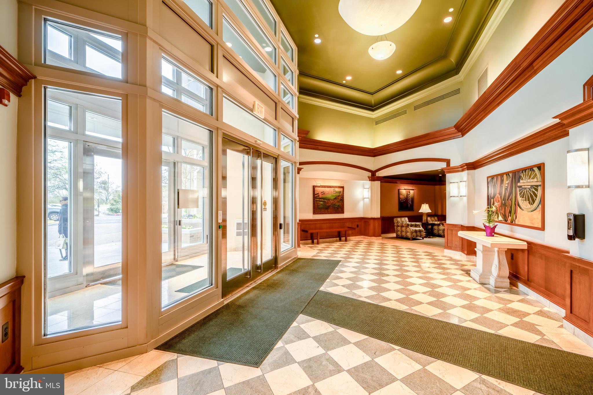 CARLTON HOUSE - Residential Lease