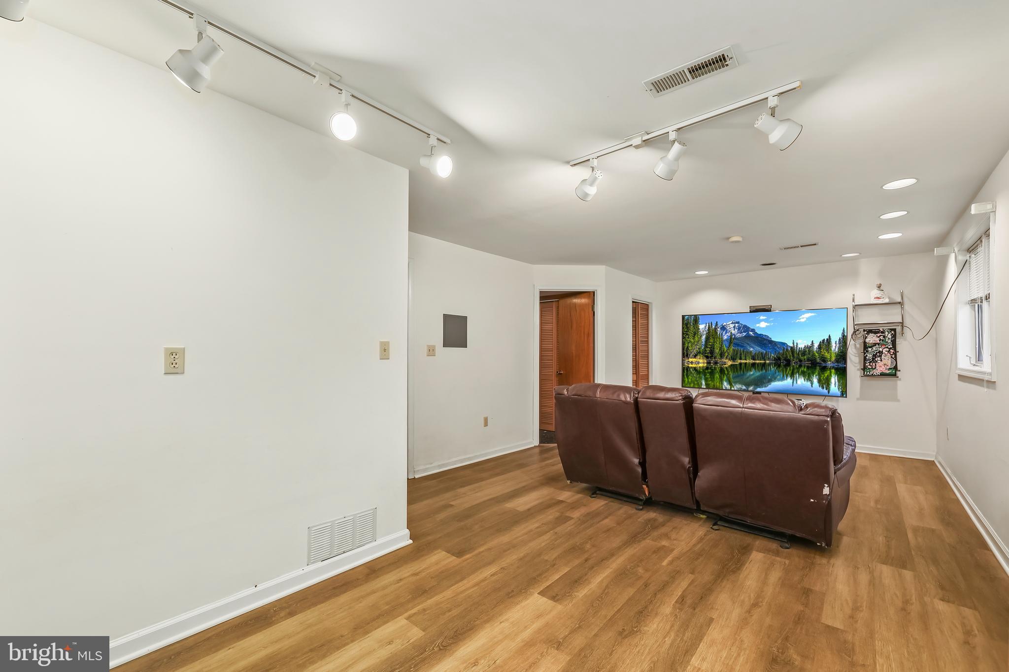 CLEARVIEW HEIGHTS - Residential