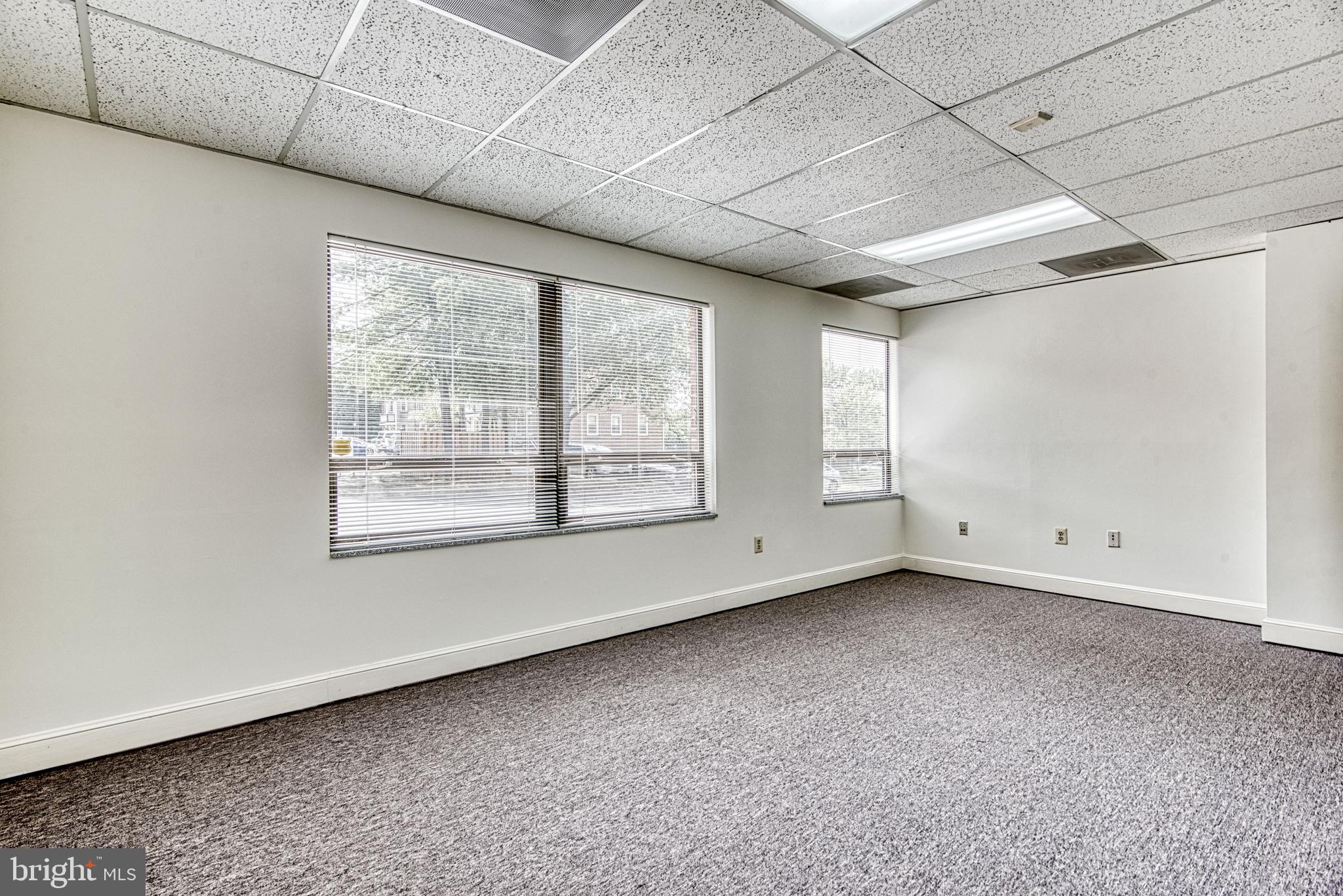 BRISTOW CENTER - Commercial Lease