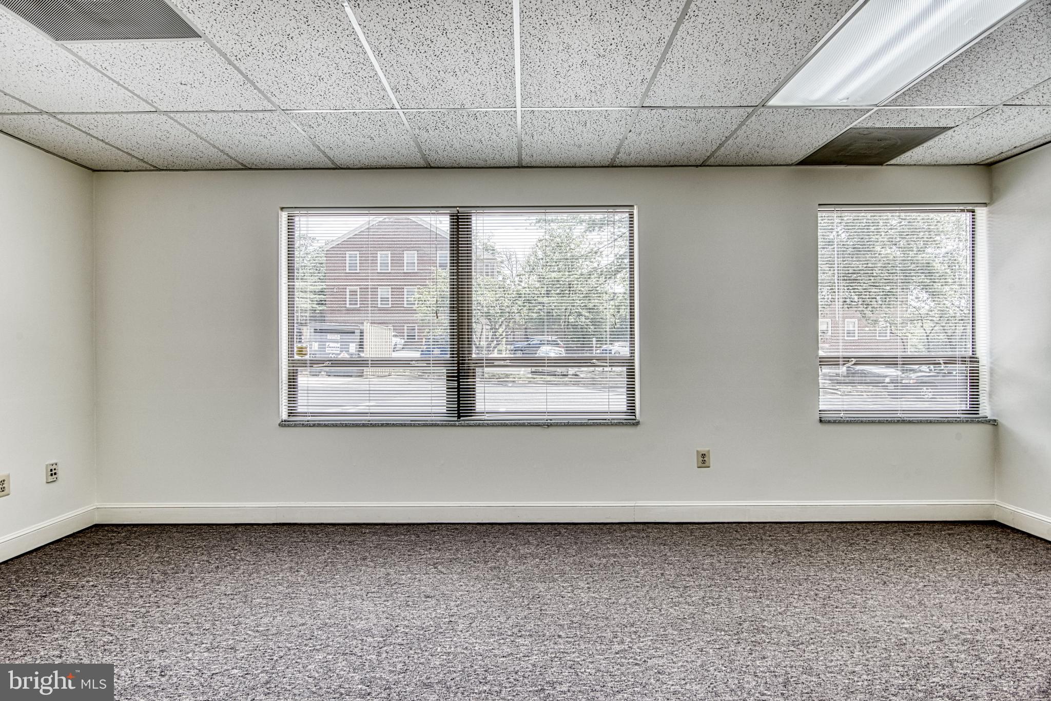 BRISTOW CENTER - Commercial Lease