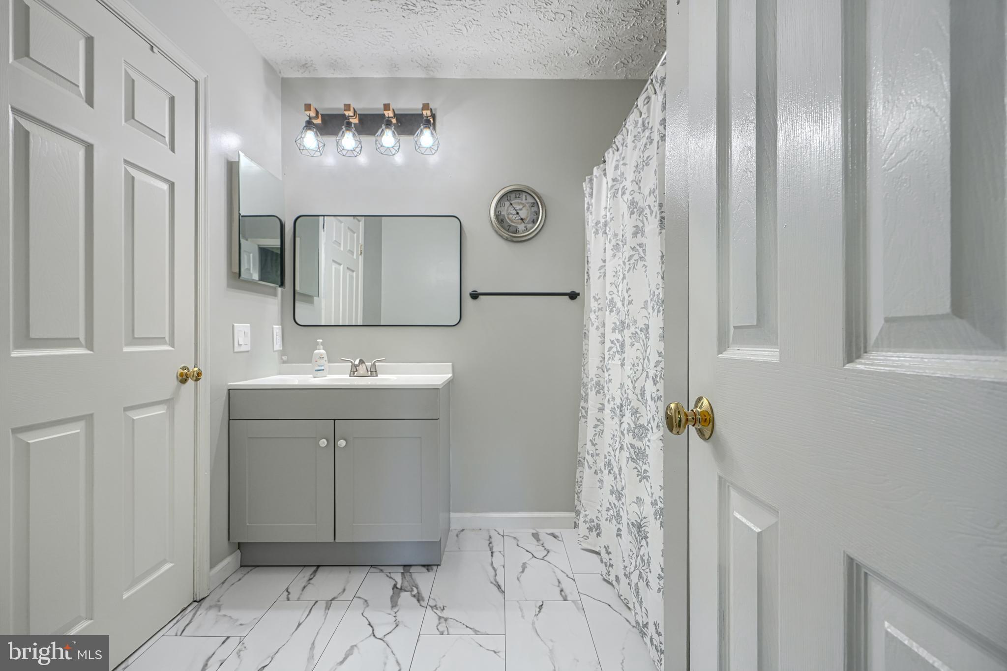 HARFORD TOWN - Residential