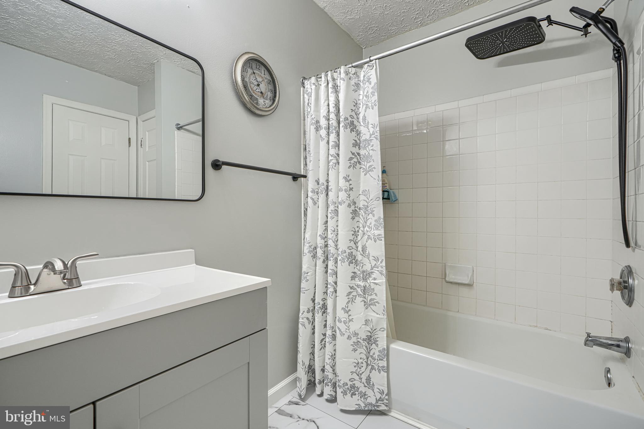 HARFORD TOWN - Residential