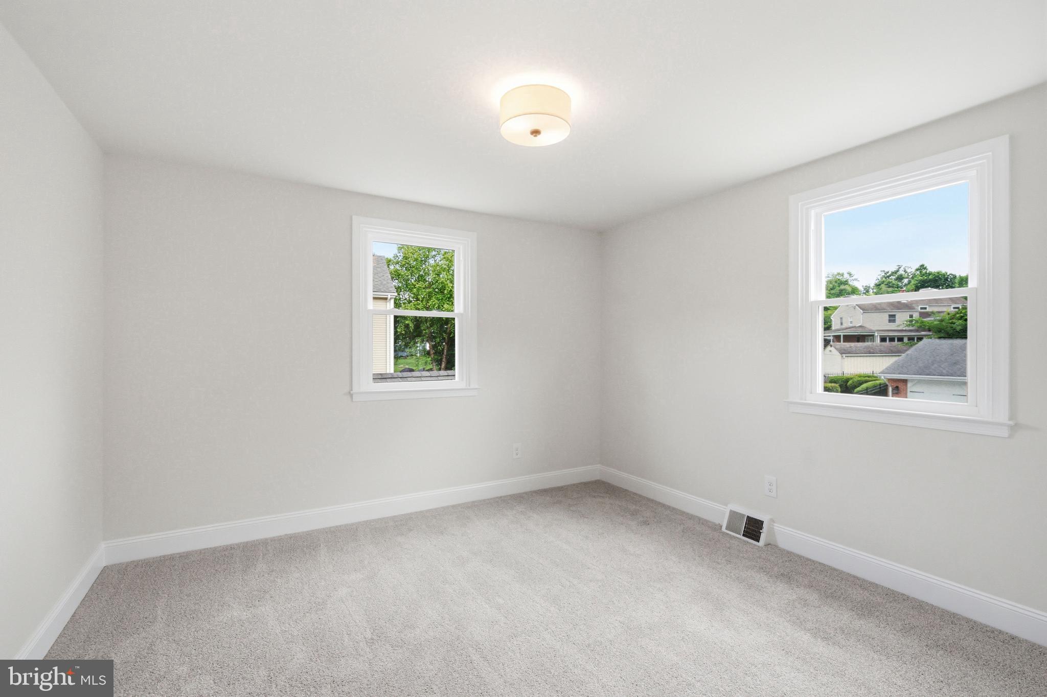 LOWELL HILLS - Residential