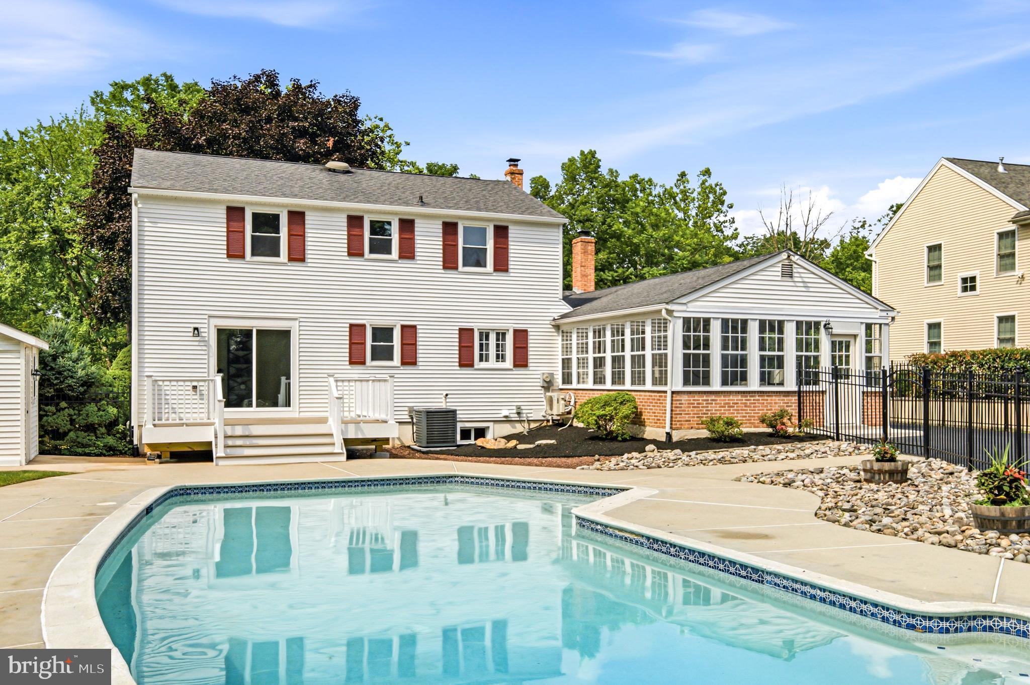 LOWELL HILLS - Residential